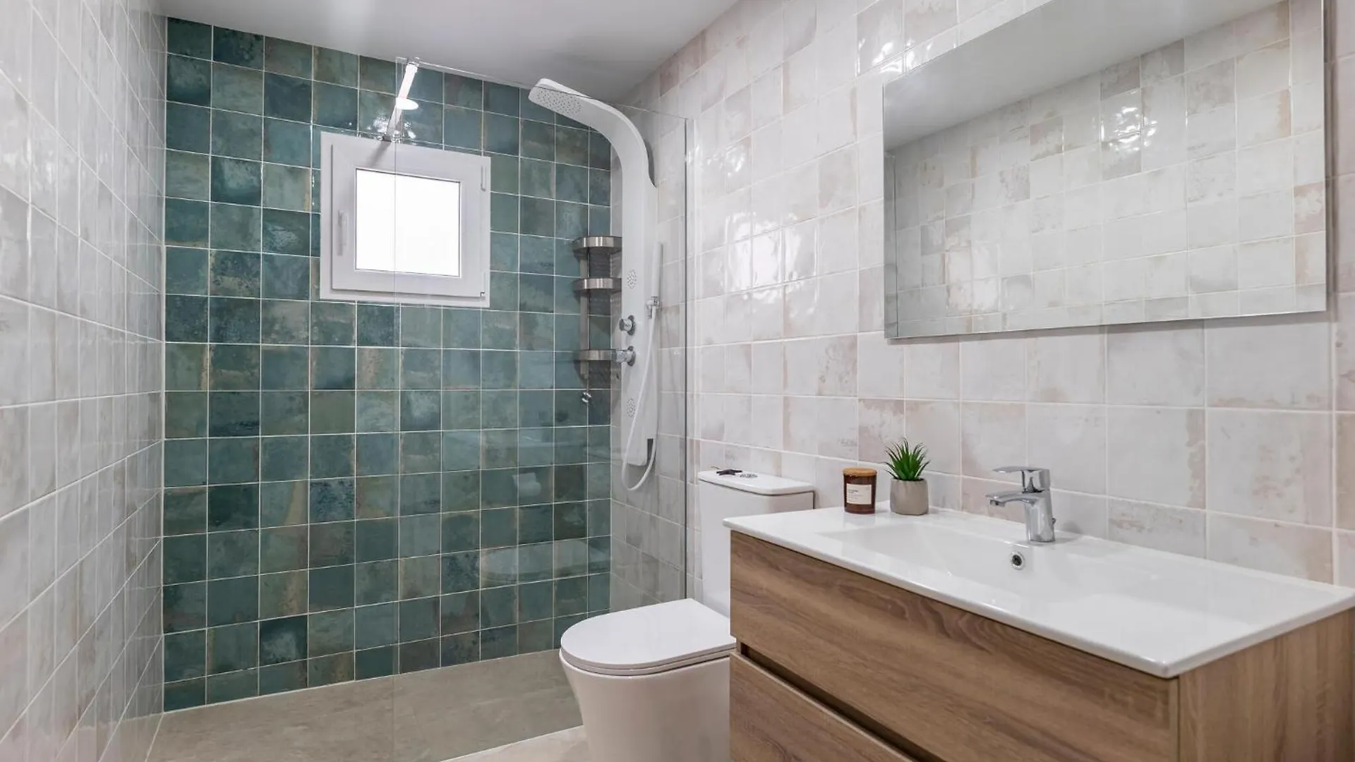 3 Bedroom Cozy Apartment In فيليز-مالاغا